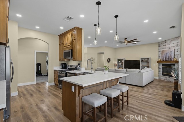 Detail Gallery Image 22 of 70 For 4401 Palisades, Bakersfield,  CA 93308 - 4 Beds | 3 Baths