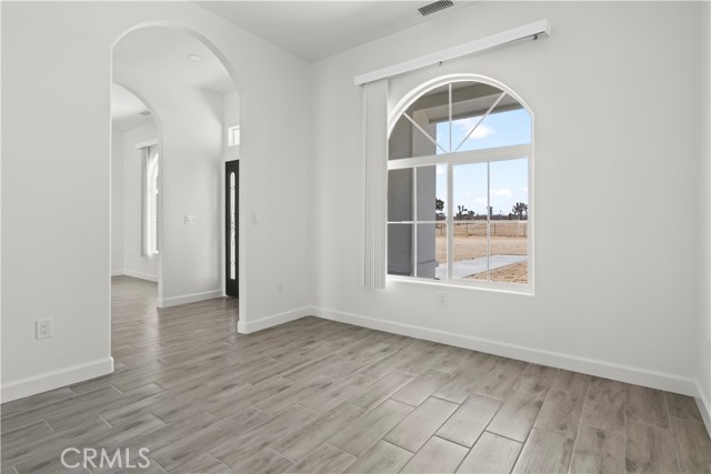 6374 Cayucos Drive, Phelan CA: https://media.crmls.org/medias/24bbb034-a1e7-4ed8-bc3f-856e00825722.jpg