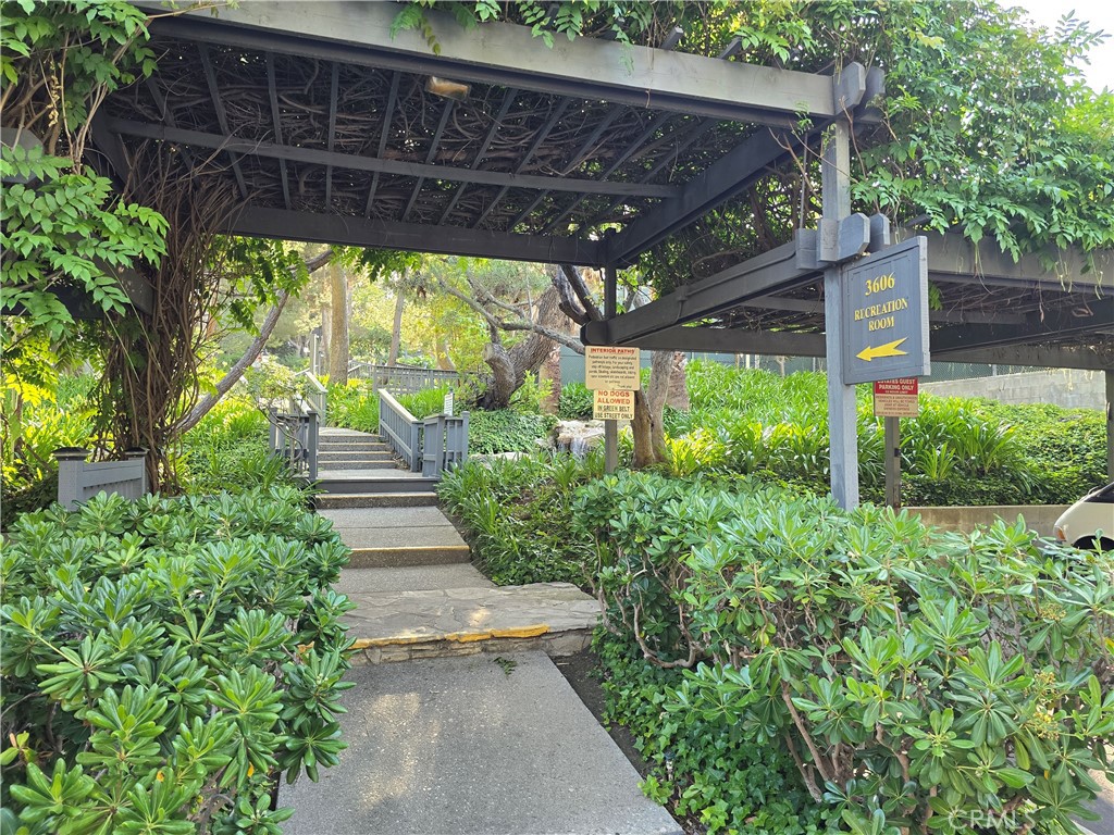 https://media.crmls.org/medias/24bc74d3-6bf1-4871-acb8-c1349b8e695e.jpg?preset=X-Large