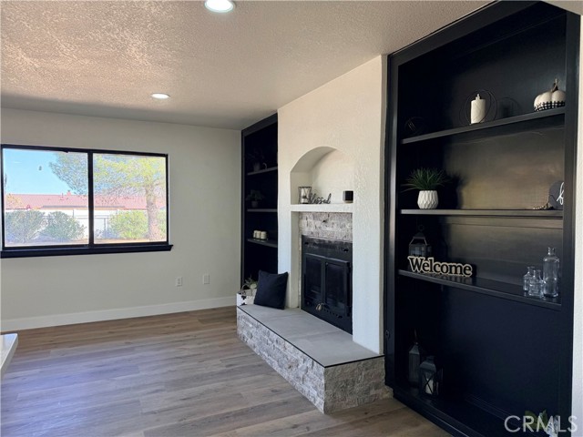 Detail Gallery Image 10 of 37 For 7605 Langdon Ave, Hesperia,  CA 92345 - 3 Beds | 2/1 Baths