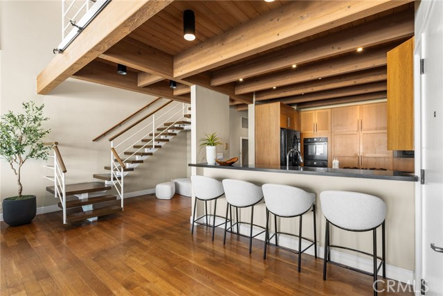 Detail Gallery Image 10 of 48 For 7008 W Oceanfront, Newport Beach,  CA 92663 - 5 Beds | 3/1 Baths