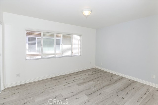 550 E Santa Anita Avenue, Burbank CA: https://media.crmls.org/medias/24bd9183-9c09-4fee-b6bf-ec65c6846271.jpg