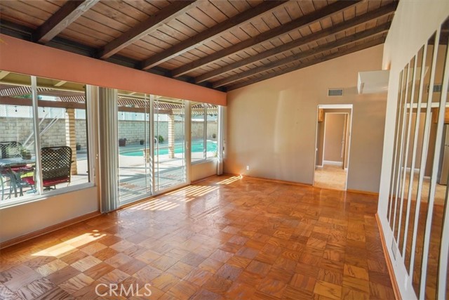 Detail Gallery Image 5 of 18 For 8347 Delco Ave, Winnetka,  CA 91306 - 3 Beds | 2 Baths