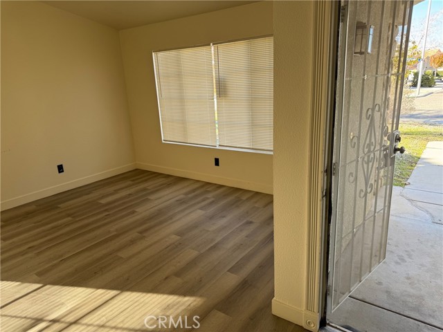 Detail Gallery Image 3 of 16 For 13087 Bennington, Victorville,  CA 92392 - 3 Beds | 2 Baths