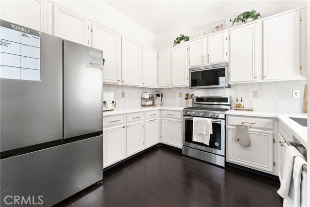 1474 De La Vina Street, Chula Vista CA: https://media.crmls.org/medias/24c0b2ef-7a38-40e4-beb9-76f39096cee2.jpg