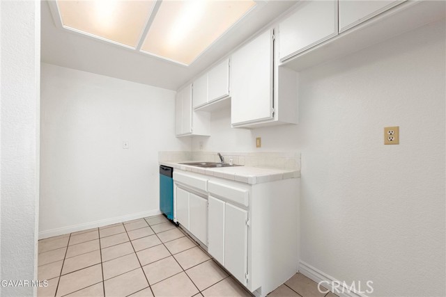 Detail Gallery Image 6 of 24 For 1822 Park Circle, Lancaster,  CA 93535 - 3 Beds | 3 Baths