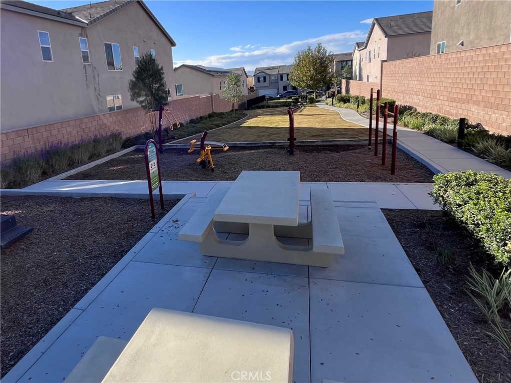 MLS #OC25231719 image #26