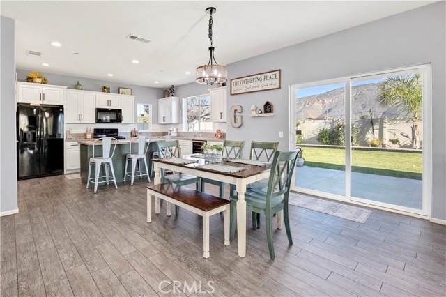 Detail Gallery Image 15 of 34 For 1665 Vibrant Gln, San Jacinto,  CA 92582 - 5 Beds | 3 Baths