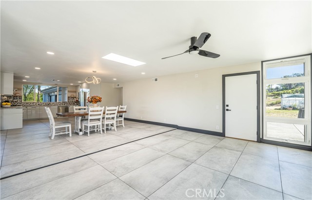 Detail Gallery Image 12 of 71 For 10220 Balmoral Ct, Riverside,  CA 92503 - 3 Beds | 2 Baths