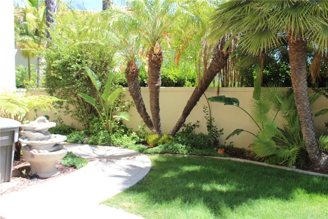26452 La Scala, Laguna Hills CA: https://media.crmls.org/medias/24c2c8cd-9cf9-4de9-8195-baed03300589.jpg