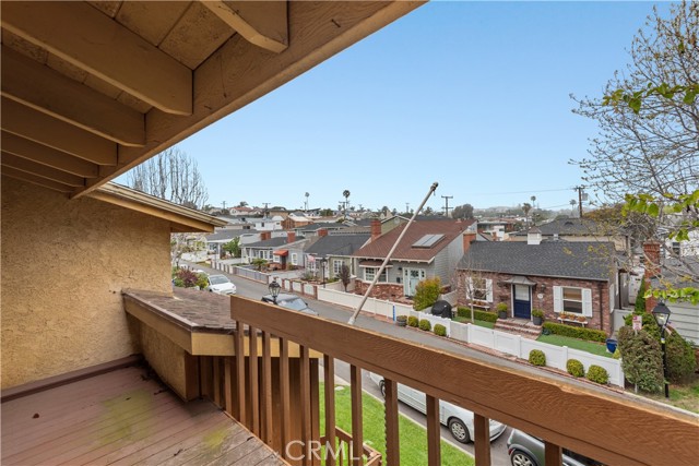 Detail Gallery Image 18 of 33 For 536 21st St, Manhattan Beach,  CA 90266 - 4 Beds | 2 Baths
