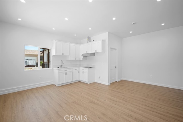 Detail Gallery Image 5 of 9 For 10943 Nassau Ave, Sunland,  CA 91040 - 0 Beds | 1 Baths