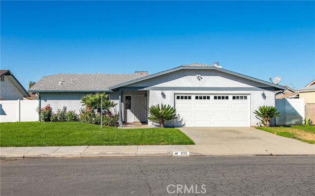 Detail Gallery Image 2 of 17 For 935 Olive Ave, Beaumont,  CA 92223 - 3 Beds | 2 Baths