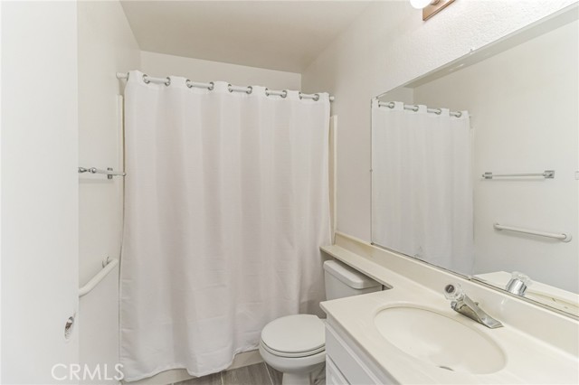 Detail Gallery Image 13 of 27 For 6012 Sandpiper Pl, Palmdale,  CA 93552 - 4 Beds | 2 Baths