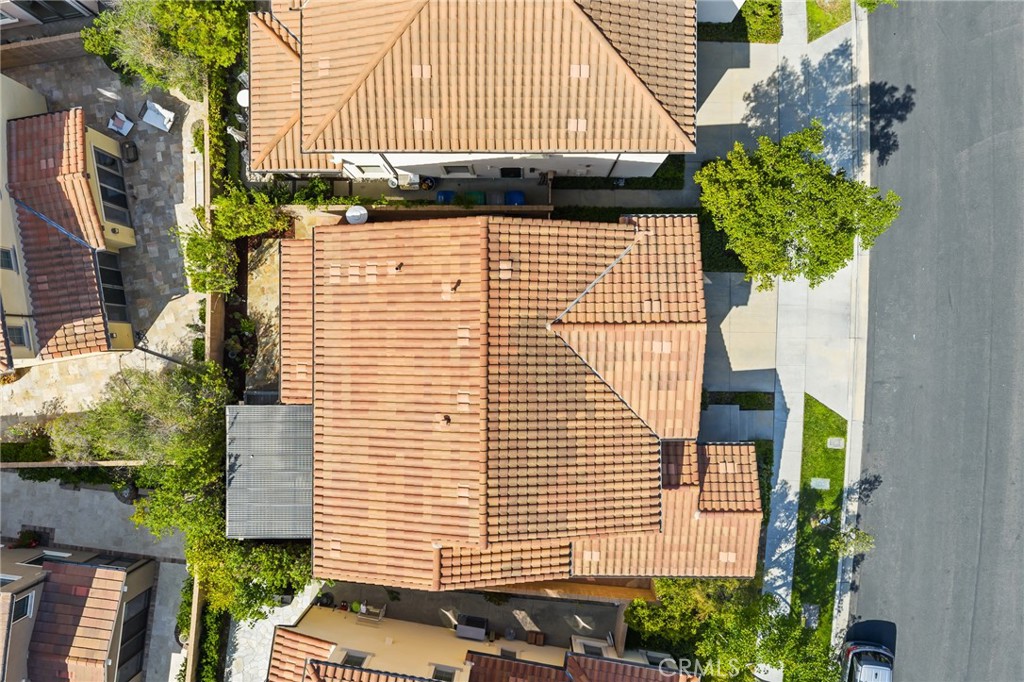 https://media.crmls.org/medias/24c545eb-517b-493d-85bb-281118b25e33.jpg?preset=X-Large