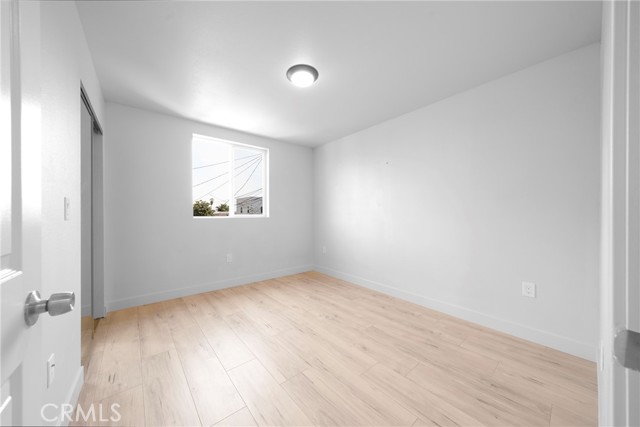 Detail Gallery Image 10 of 11 For 236 1/2 W 84th, Los Angeles,  CA 90003 - 5 Beds | 3 Baths