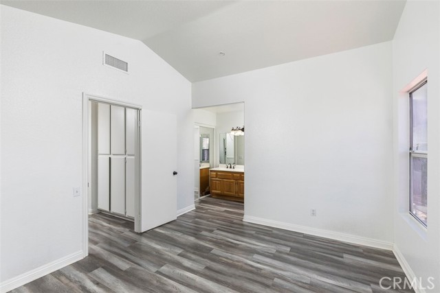 28705 Bridge Water Lane, Menifee CA: https://media.crmls.org/medias/24c5afc6-f9d2-45bc-9a39-af5a7a78e804.jpg