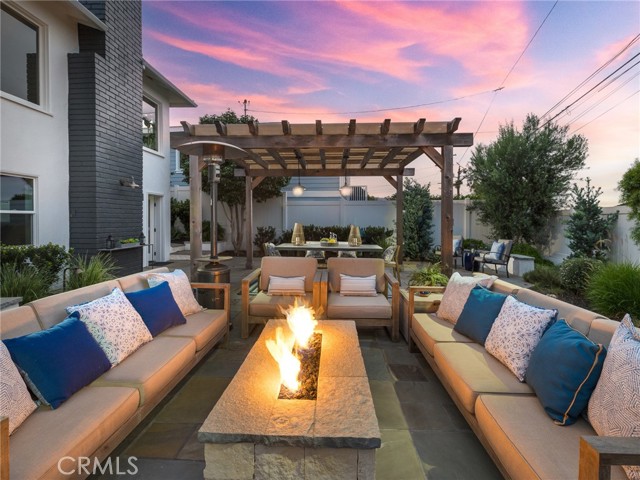 237 Via Los Miradores, Redondo Beach CA: https://media.crmls.org/medias/24c5d1fb-108c-4659-992e-a32ddcaef66c.jpg