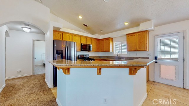 Detail Gallery Image 13 of 51 For 3776 White Fox Trl, Phelan,  CA 92371 - 4 Beds | 2 Baths
