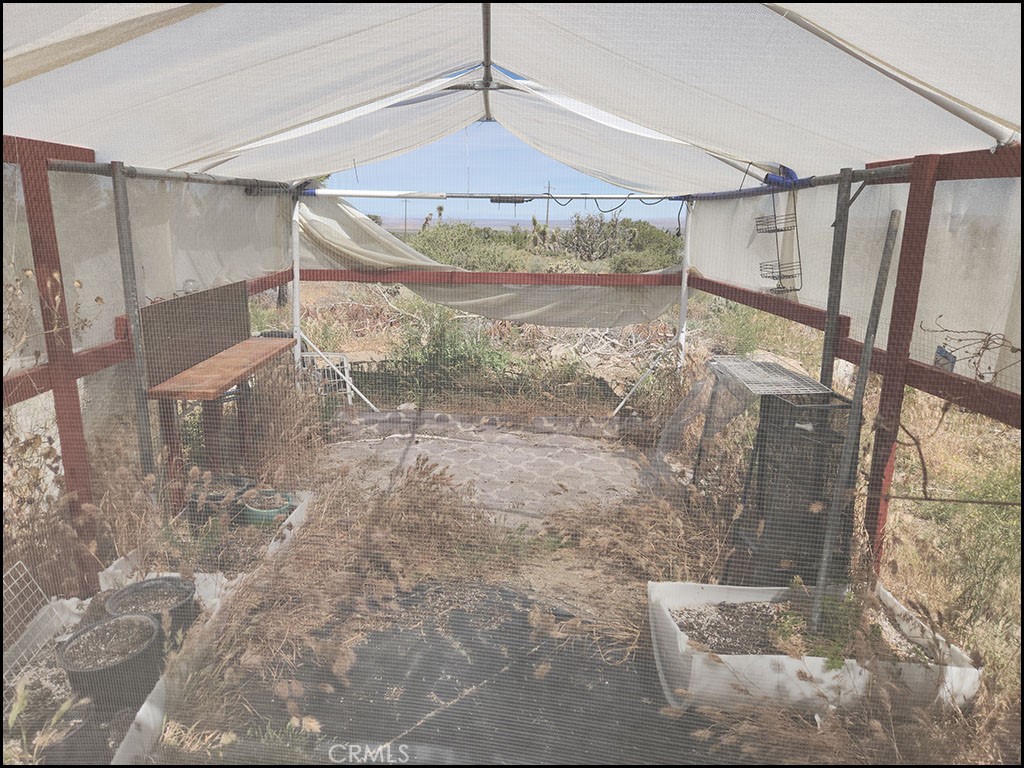 https://media.crmls.org/medias/24c68ee9-fde4-4767-b305-a94a952530ce.jpg?preset=X-Large