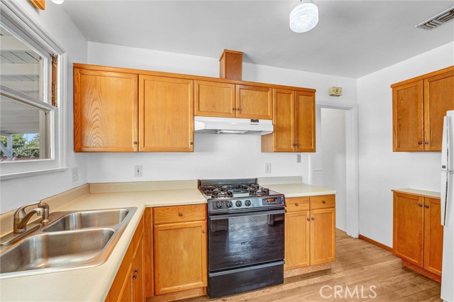 7607 Greg Avenue, Sun Valley CA: https://media.crmls.org/medias/24c6eab9-b3f7-4ab9-a4da-72407e55970d.jpg
