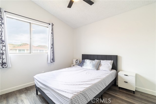 Detail Gallery Image 9 of 20 For 4511 Feather River Rd, Corona,  CA 92878 - 3 Beds | 3 Baths