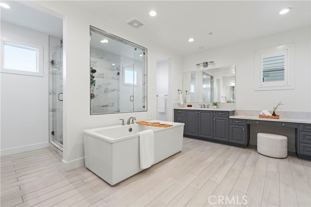 Detail Gallery Image 21 of 53 For 20526 W Deer Grass Ct, Porter Ranch,  CA 91326 - 5 Beds | 5/1 Baths