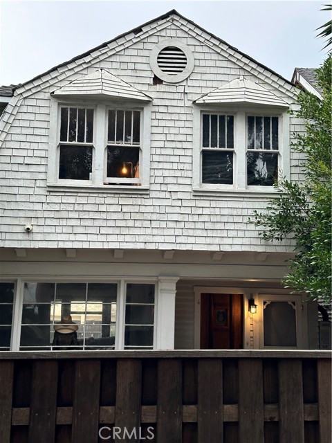 Detail Gallery Image 3 of 3 For 49 Dudley Ave, Venice,  CA 90291 - 4 Beds | 3 Baths