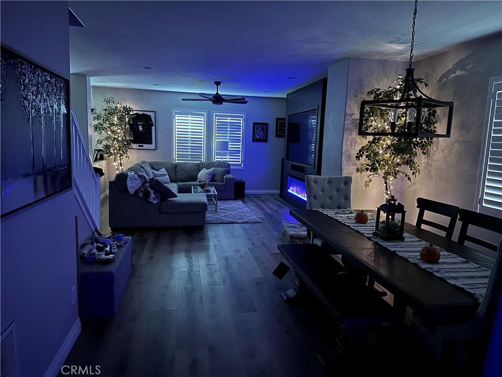 https://media.crmls.org/medias/24c95e62-603e-4977-a48f-1eb53c65671c.jpg?preset=X-Large