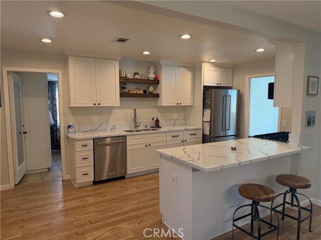 5541 Peacock Lane, Riverside CA: https://media.crmls.org/medias/24c9c073-1251-4313-85aa-12321eaca6b8.jpg