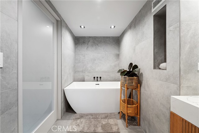 19778 Grand View Drive, Topanga CA: https://media.crmls.org/medias/24ca25a6-9692-49fe-89ec-cb82d356aad6.jpg