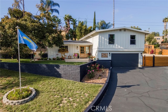 Detail Gallery Image 1 of 46 For 1327 Morning Glory Pl, Vista,  CA 92084 - 4 Beds | 2/1 Baths