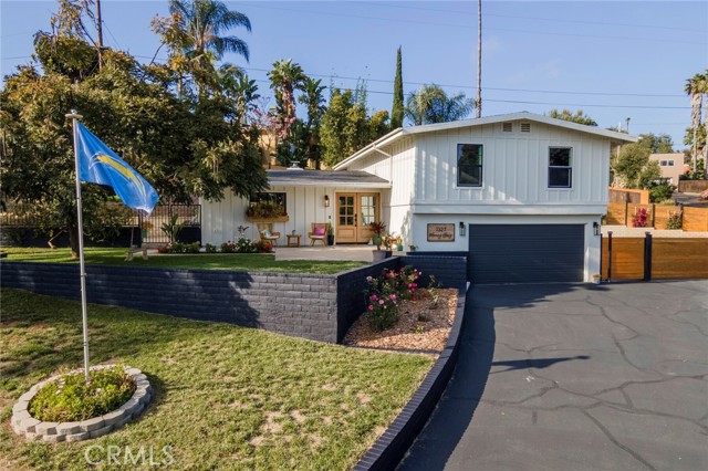Detail Gallery Image 1 of 46 For 1327 Morning Glory Pl, Vista,  CA 92084 - 4 Beds | 2/1 Baths