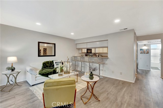Detail Gallery Image 3 of 35 For 3605 E Anaheim St #316,  Long Beach,  CA 90804 - 3 Beds | 2 Baths