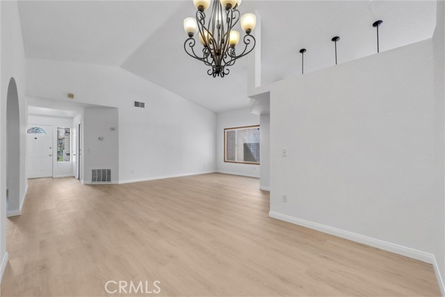 Detail Gallery Image 5 of 44 For 10561 Mendoza Rd, Moreno Valley,  CA 92557 - 4 Beds | 2 Baths