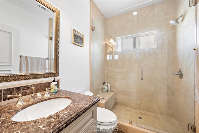 Detail Gallery Image 21 of 26 For 414 .5 Carnation Ave #UPPER,  Corona Del Mar,  CA 92625 - 3 Beds | 3 Baths