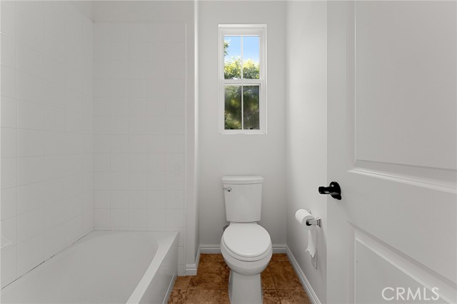 3943 E Lindenwood Drive, Ontario CA: https://media.crmls.org/medias/24cc0c1d-eaf1-424c-be0d-205d2d1ffa49.jpg