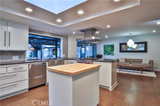 315 Teasdale Drive, Claremont CA: https://media.crmls.org/medias/24cc7363-55e5-4db7-823b-4aae54cd3a56.jpg