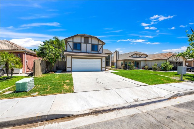 Detail Gallery Image 2 of 31 For 824 Ashley St, Hemet,  CA 92545 - 4 Beds | 2/1 Baths