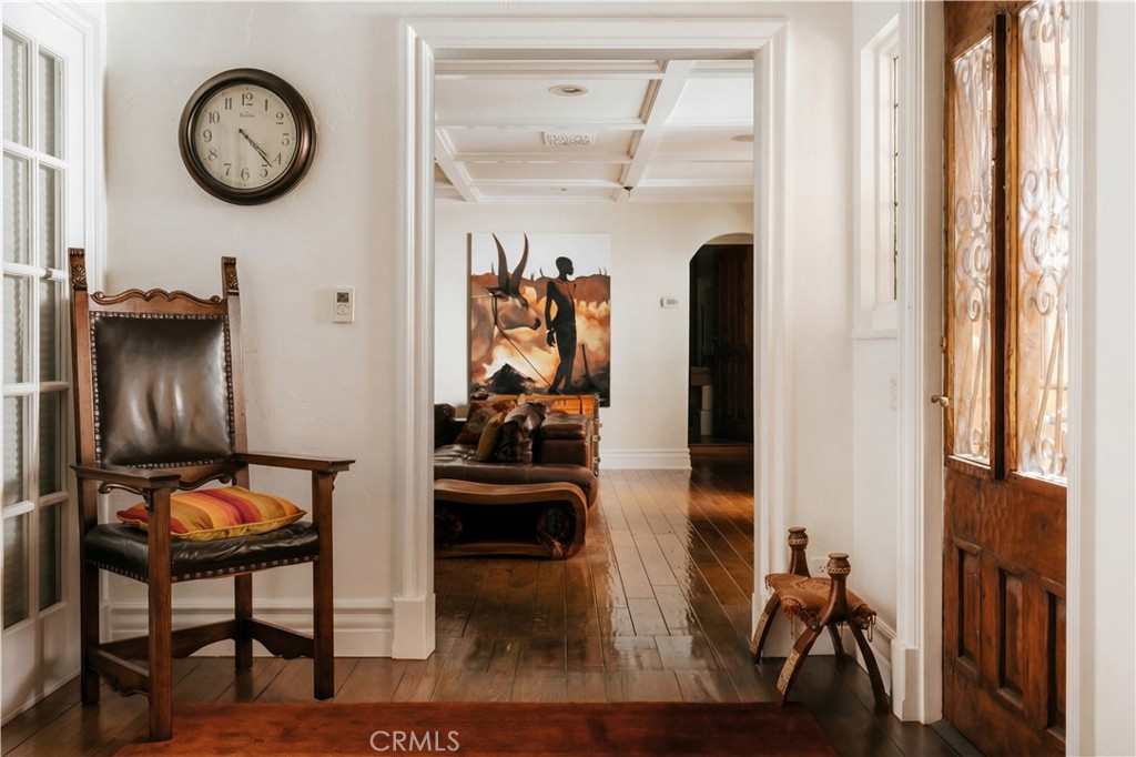 https://media.crmls.org/medias/24ccf2ad-a819-4ab1-8d37-2b6a71e4d05a.jpg?preset=X-Large