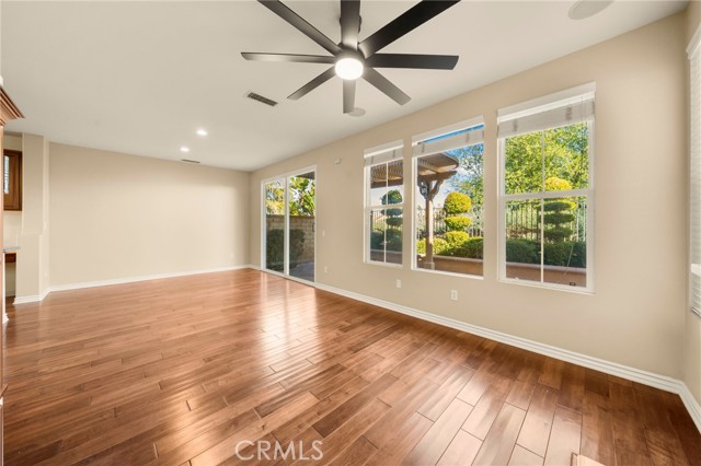 Detail Gallery Image 14 of 75 For 26640 via Bellazza, Valencia,  CA 91381 - 3 Beds | 2/1 Baths