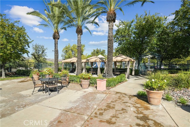 Detail Gallery Image 39 of 44 For 27976 Red Pine Ct, Valencia,  CA 91354 - 2 Beds | 3 Baths