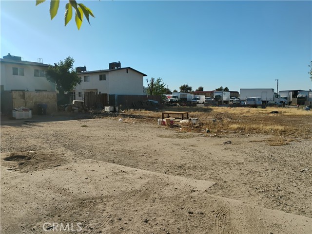 557 E Avenue Q12, Palmdale CA: https://media.crmls.org/medias/24cdf6c0-e0cb-4466-a8e3-6084298b7dbe.jpg
