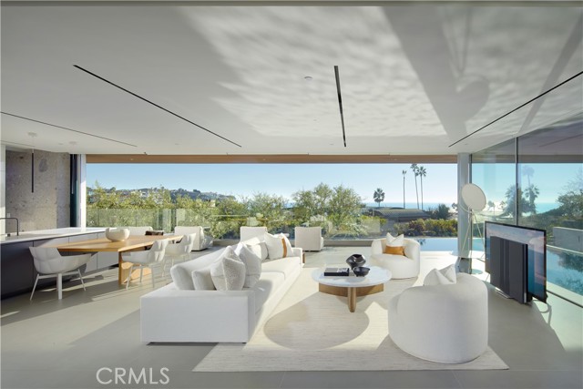 2460 Monaco Drive, Laguna Beach CA: https://media.crmls.org/medias/24ce2468-cc33-4a94-8f1c-e7b34269318f.jpg