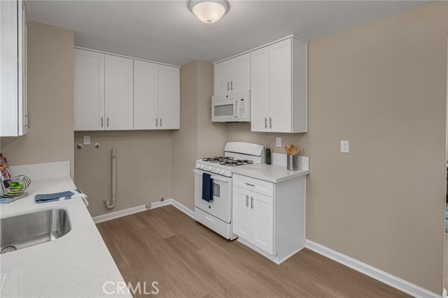 217 E 221st, Carson CA: https://media.crmls.org/medias/24ce7e41-d22b-4248-b369-42c73fc34897.jpg