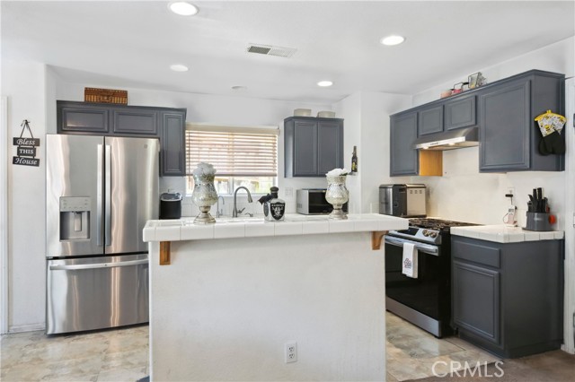 29483 Rock Point Drive, Lake Elsinore CA: https://media.crmls.org/medias/24ceb534-9e10-46bd-b7d1-552d5f05147f.jpg