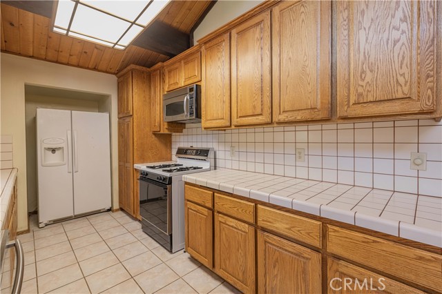 Detail Gallery Image 15 of 46 For 913 Mountain Ln, Big Bear City,  CA 92314 - 3 Beds | 2 Baths