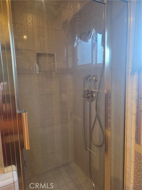 Image 9 of 16 For 4410 Centralia