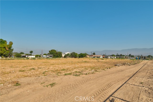 0 E 5th Street, San Bernardino CA: https://media.crmls.org/medias/24d0731a-aeb4-4b53-a51a-970503d916f6.jpg