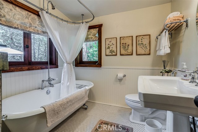 433 Milburn Road, Lake Arrowhead CA: https://media.crmls.org/medias/24d09b26-9497-479c-8369-4e36b242f6b3.jpg
